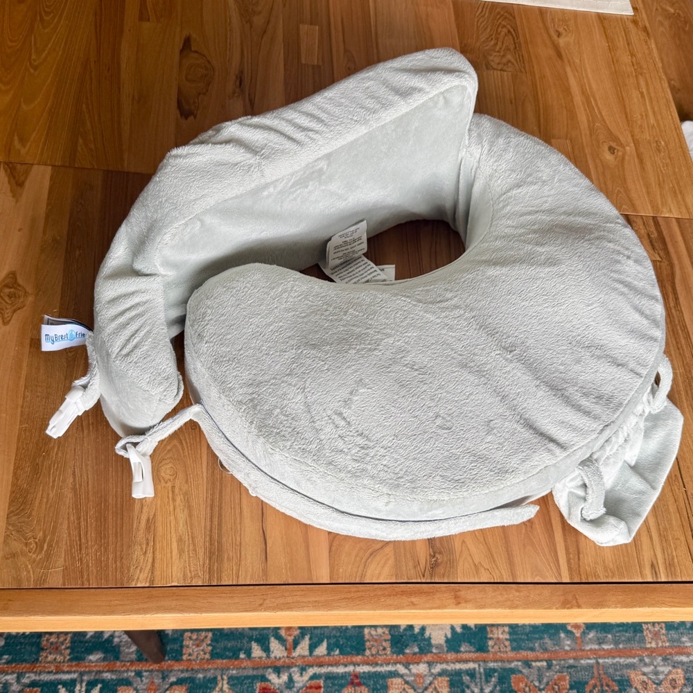 NEW Super Deluxe Nursing Pillow